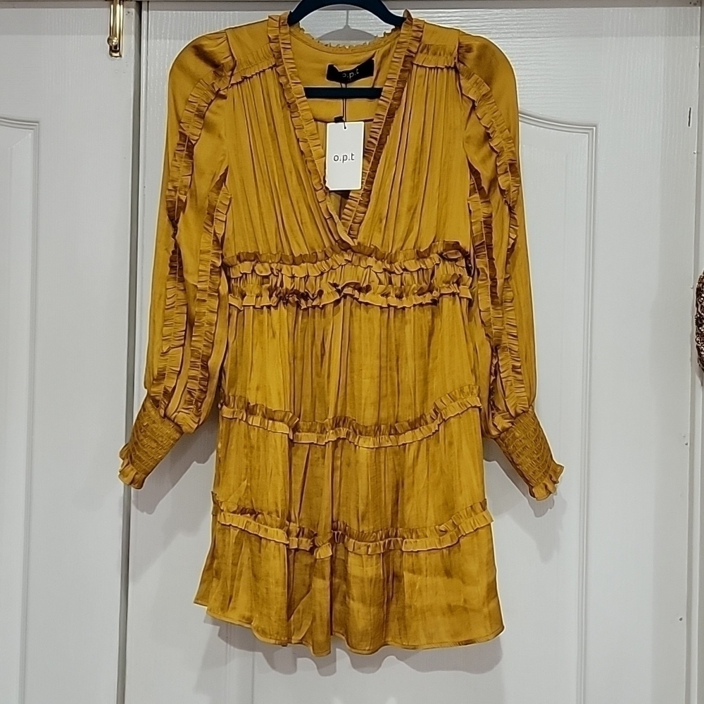 NWT Small OPT ONE PRETTY TIME Tianna Mini Dress Gold Pleated Ruffle Tiered - Picture 1 of 4